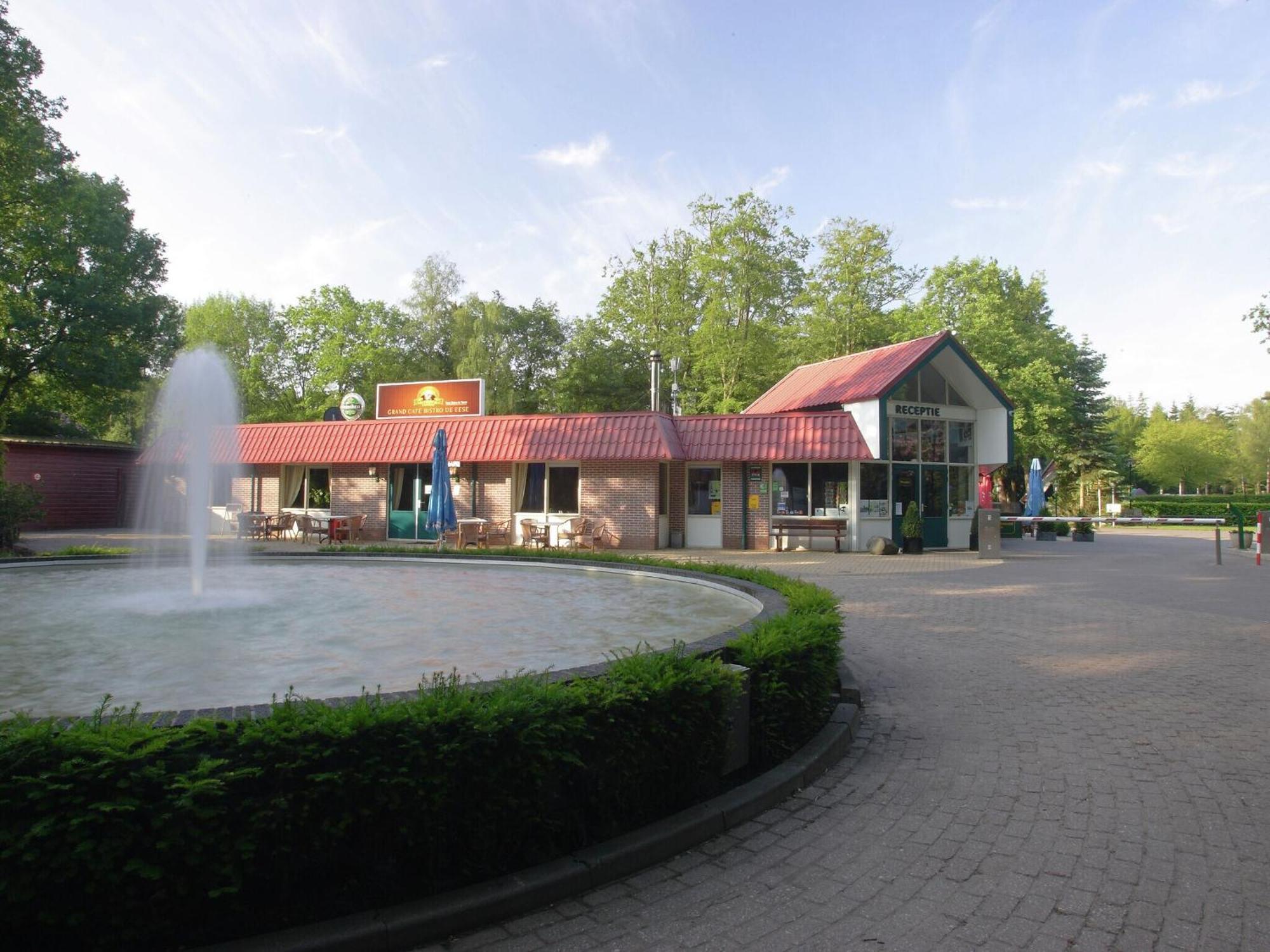 Beautiful Accommodation With Conservatory Located On A Holiday Park In Overijssel De Bult エクステリア 写真